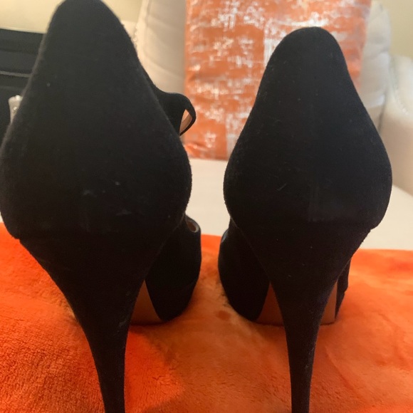 Shoes - Picture 4 of 5